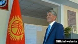 Алмазбек Атамабаев, президент Кыргызстана.