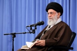 Аятолла Әли Хаменеи Тегеранда ислам құндылықтары жайлы лекция оқып отыр. Тегеран, 24 желтоқсан 2019 жыл.