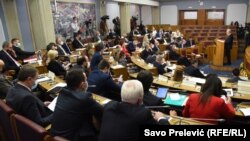 Ukoliko mandatar Krivokapić dobije najavljenu podršku 41  poslanika nove vladajuće većine, biće prvi crnogorski premijer u čijem kabinetu među 12 ministara nema političara (fotografija sa sjednice Skupštine tokom izlaganja mandatara)