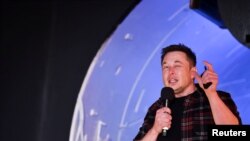 Elon Musk, shefi ekzekutiv i Tesla-s. 