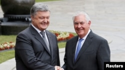 Petro Poroshenko və Rex Tillerson