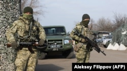 Пропускний пункт українських військових поблизу Золотого, листопад 2019 року