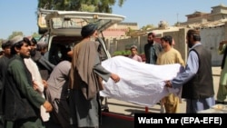 Tela ubijenih u raciji bezbedonosnih snaga Avganistana, Helmand, 23. septembar