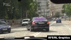 Далі Mercedes спустився вулицею Грушевського і через подвійну суцільну повернув на зустрічну смугу, щоб дістатись до бутика Sanahunt