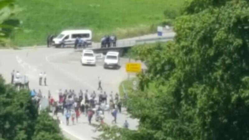 Policia e Bosnjës ndalon dhjetëra migrantë