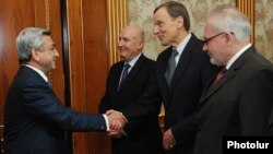 Armenia -- President Serzh Sarkisian (L) meets with the visiting co-chairs of the OSCE Minsk Group, 21Oct2011.