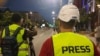 Ilustrativna fotografija, novinar i snimatelj tokom izveštavanja sa protesta u Beogradu, 15. avgust 2025. 