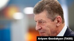 «Не до 6 липня, а найближчим часом. Таким чином, сьогодні не вдалося отримати від України чіткої відповіді, коли буде підготовлений цей документ поправок до Конституції», – цитують його заяву російські ЗМІ
