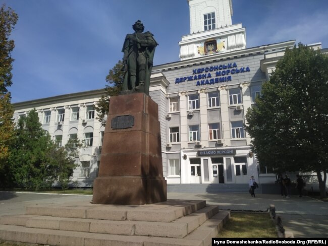 Пам’ятник Ушакову в Херсоні, архівне фото