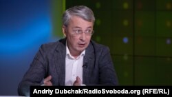 Олександр Ткаченко також заявив, що «особисто ніколи не втручався» у діяльність УКФ