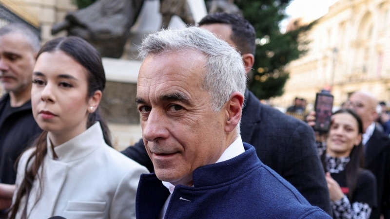 Călin Georgescu acuză „oligarhia globalist-soroşistă”. Politolog: Publicul său e avid de asemenea martirizări