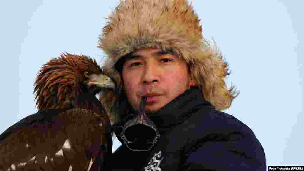 Some 18 eagle hunters traveled from across Kazakhstan to take part in the competition in Oral, in the country&#39;s northwest.