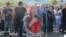 Писательница Марьям Буракаева выступает на митинге в защиту башкирского языка в сентябре 2017 года