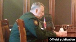 Армения - Заместитель министра обороны России Аркадий Бахин, Гюмри, 13 января 2015 г.