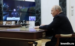 Владмир Путин и Игорь Сечин по видеосвязи запускают "Восток Ойл"