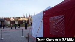 Praga: coadă la centrul de testare.