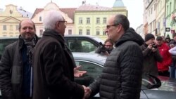 Професор проти «друга Путіна»: в Чехії проходить другий тур виборів президента (відео)