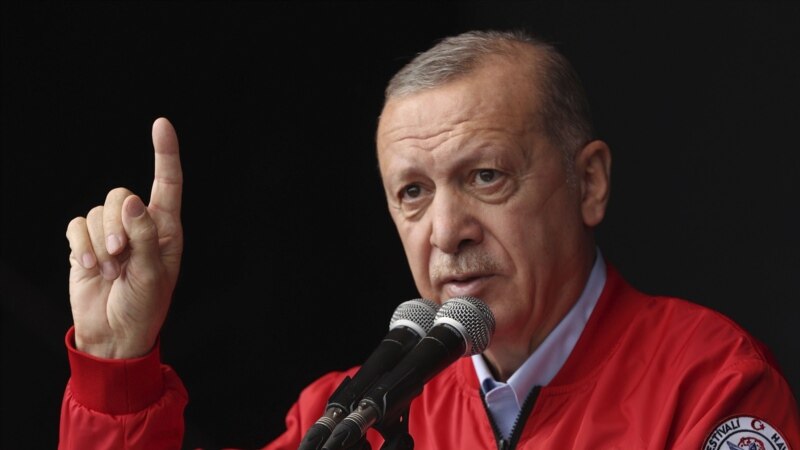 Erdogan naredio proterivanje 10 ambasadora 