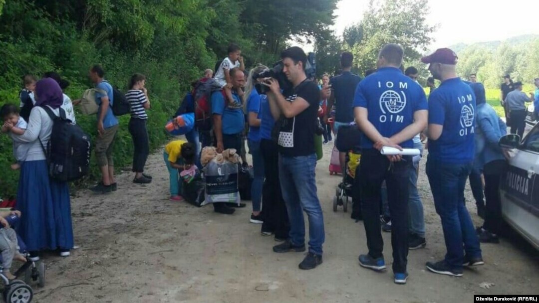 Premještanje migranata u hotel Sedra kod Bihaća