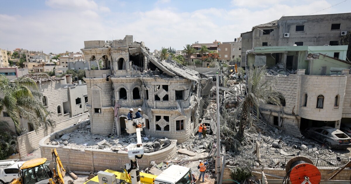 ZKD-дан жалаңаш Ира