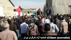 Iran's Haft Tapeh sugar factory workers started a strike in December 2017, which gained momentum in January.