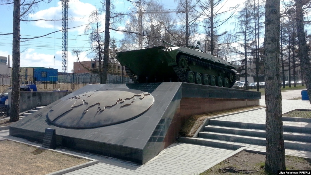 Памятник ветеранам боевых действий второй половины 20-го века. Новосибирск