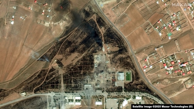 Një imazh satelitor i ndërtesave të shkatërruara pranë hyrjes në bazën e raketave në Tabriz, pas sulmeve ajrore izraelite, më 17 qershor.