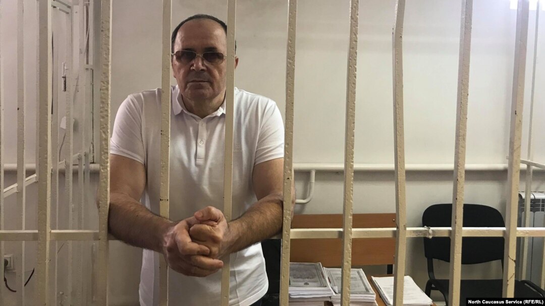Оюб Титиев в суде 