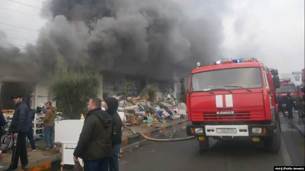 Мақомот сӯхтор дар бозори "Корвон"-ро шарҳ доданд