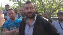 Силовики пришли с обыском к крымчанину (видео)