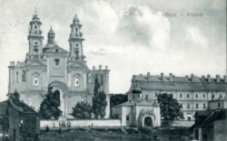 Велічны касьцёл у Пінску, 1916. Будаўніцтва завершанае ў 1648 годзе. Узарваны як «аварыйны» у 1953-м