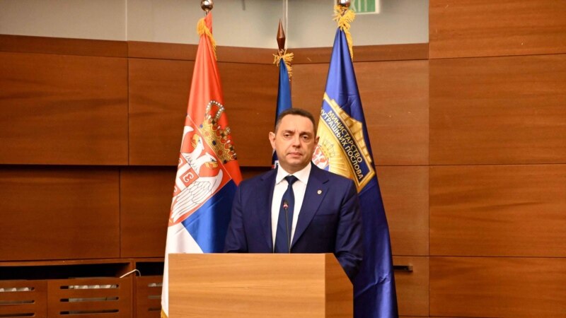 Vulin: Dojave o bombama pritisak na Vučića da napusti vojnu neutralnost