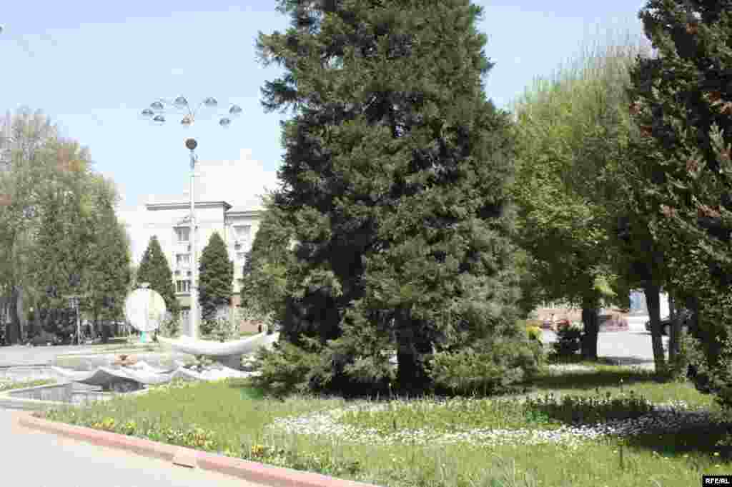 Он сӯи девори парлумон #112