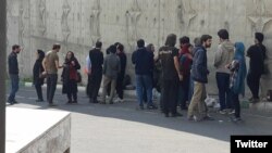 İranda saxlanan işçilərin ailə üzvləri, Tehran, Evin həbsxanası.