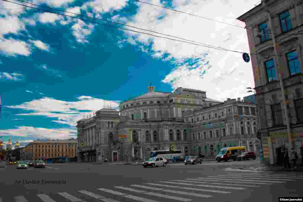 Шаар тарыхый имараттары,&nbsp;өзгөчө түнү менен туристтерди өзүнө тартат.