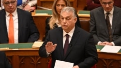 Premierul ungar Viktor Orbán vorbește în parlamentul de la Budapesta pe 23 februarie.