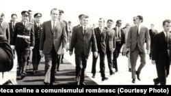 Vizita în România a preşedintelui SUA, Richard Nixon – primirea la aeroportul Otopeni. (2-3 august 1969), Fototeca online a comunismului românesc, cota 46/1969