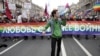  ЛГБТ-активисты в российском городе Санкт-Петербурге, 2014 год 