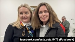Часовая павераная ў справах Беларусі Аста Андрыяўскене і беларуская журналістка, былая палітзьняволеная Кацярына Андрэева