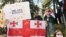 „Suntem Europa”, spun protestatarii din Georgia de ani întregi, în timp ce guvernanții lor aleg să imite legile Rusiei. Tbilisi, martie 2023.