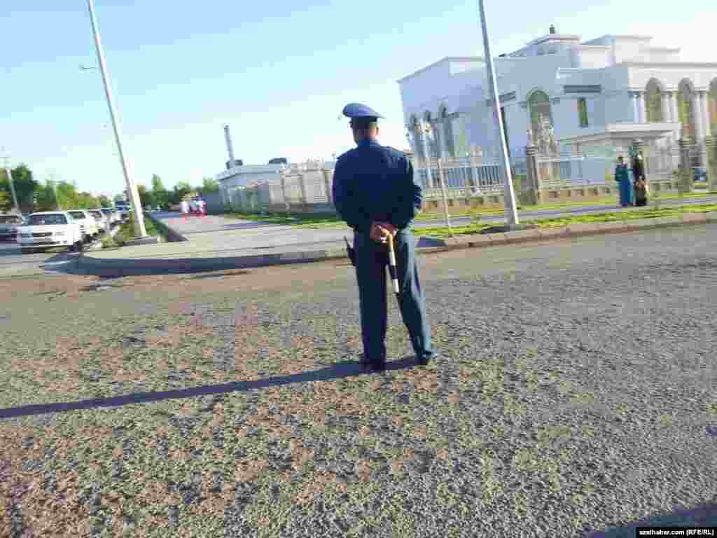 Polisi&yacute;a işg&auml;ri