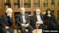 میرحسین موسوی، زهرا رهنورد و مهدی کروبی و فاطمه هاشمی در سال ۱۳۸۸