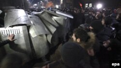 Столкновения полицейских и протестующих в Гюмри, 15 января 2015 г․