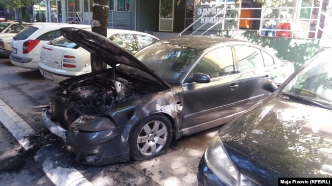 Tokom kampanje za lokalne izbore 2017. godine zbog zastrašivanja Srba na severu Kosova četvoro kandidata sa Ivanovićeve liste se povuklo a njemu je u Severnoj Mitrovici zapaljen i automobil. Na fotografiji Ivanovićev automobil koji je zapaljen tada, u leto 2017. godine.