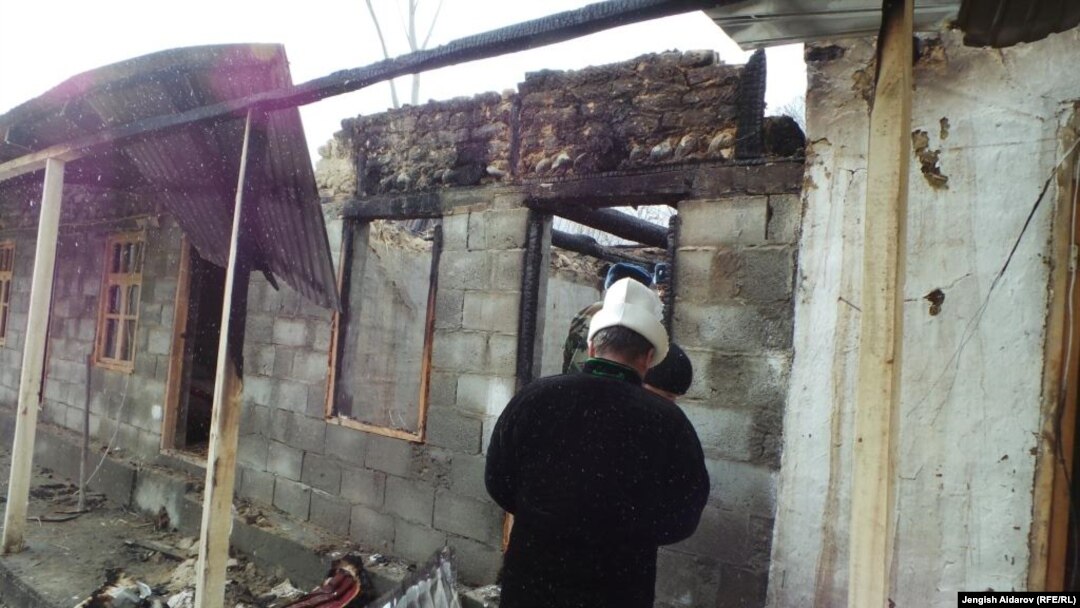 An arson attack on a tea house near the Kyrgyz-Tajik border has raised tensions in the area. 