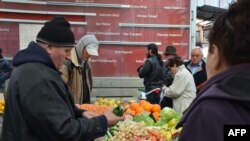 Spomen ploča stradalima na tržnici Markale, 2012.