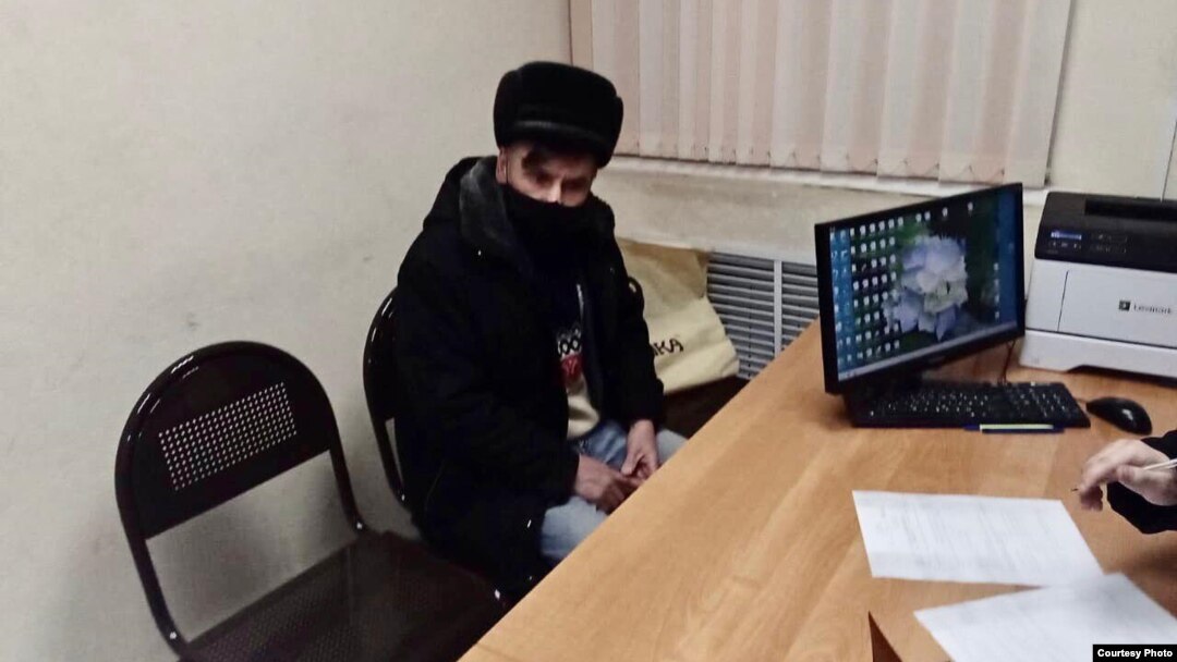 Фарит Закиев в отделе полиции после задержания 1 декабря