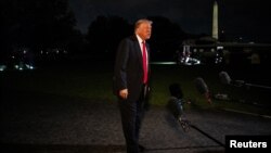 Președintele american, Donald Trump, vorbindu-le jurnaliștilor la Casa Albă pe 9 noiembrie, înaintea votului din Senat pentru avansarea proiectului care poate duce la redeschiderea guvernului federal după 40 de zile