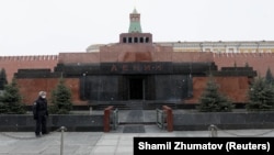 Мавзолей Владимира Ленина на Красной площади в Москве