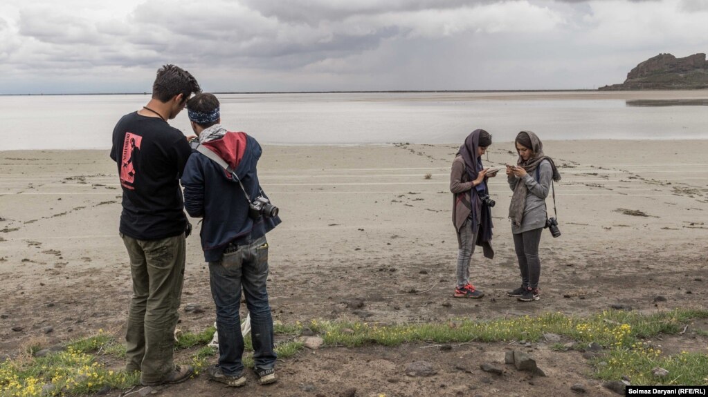 دریاچه ارومیه در سال آبی ۹۶-۹۵ نسبت به یک سال قبل، ۳۸ درصد کم‌بارشی را تجربه کرده است.